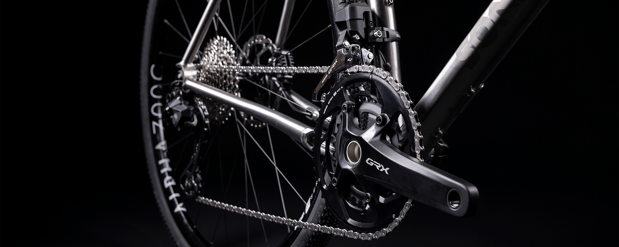 SRAM vs Shimano Gravel Groupsets – Which One’s Right for You?