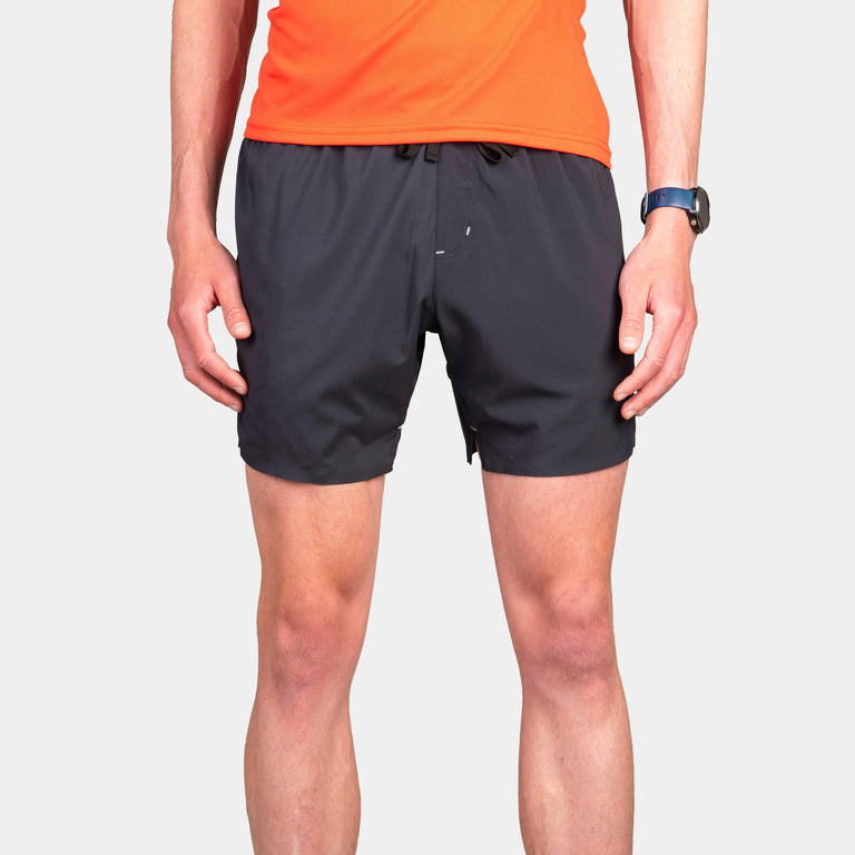 alpkit vayper 6 ultralight 6in running shorts in black - closed