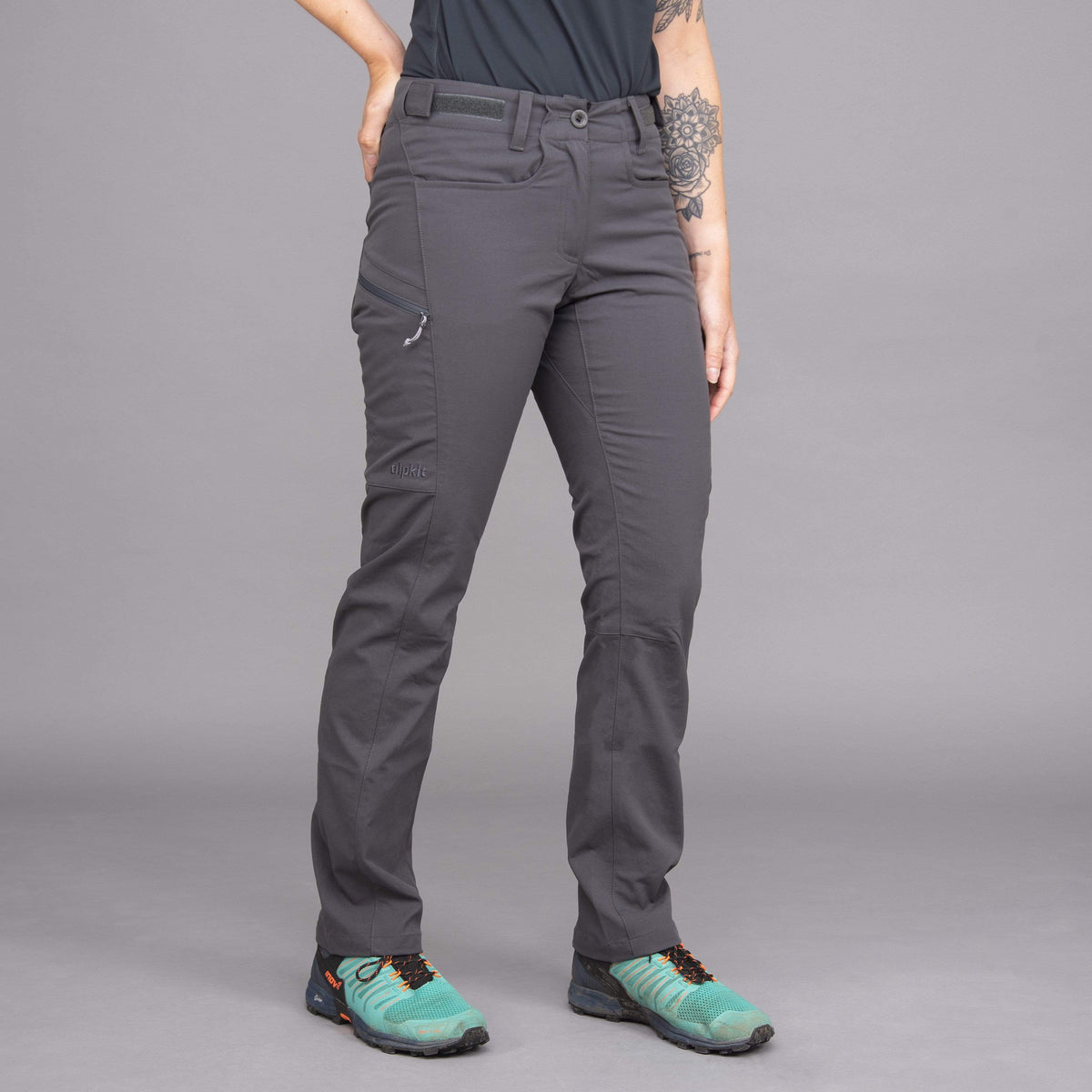 womens arnison pant trousers in tarmac - closed