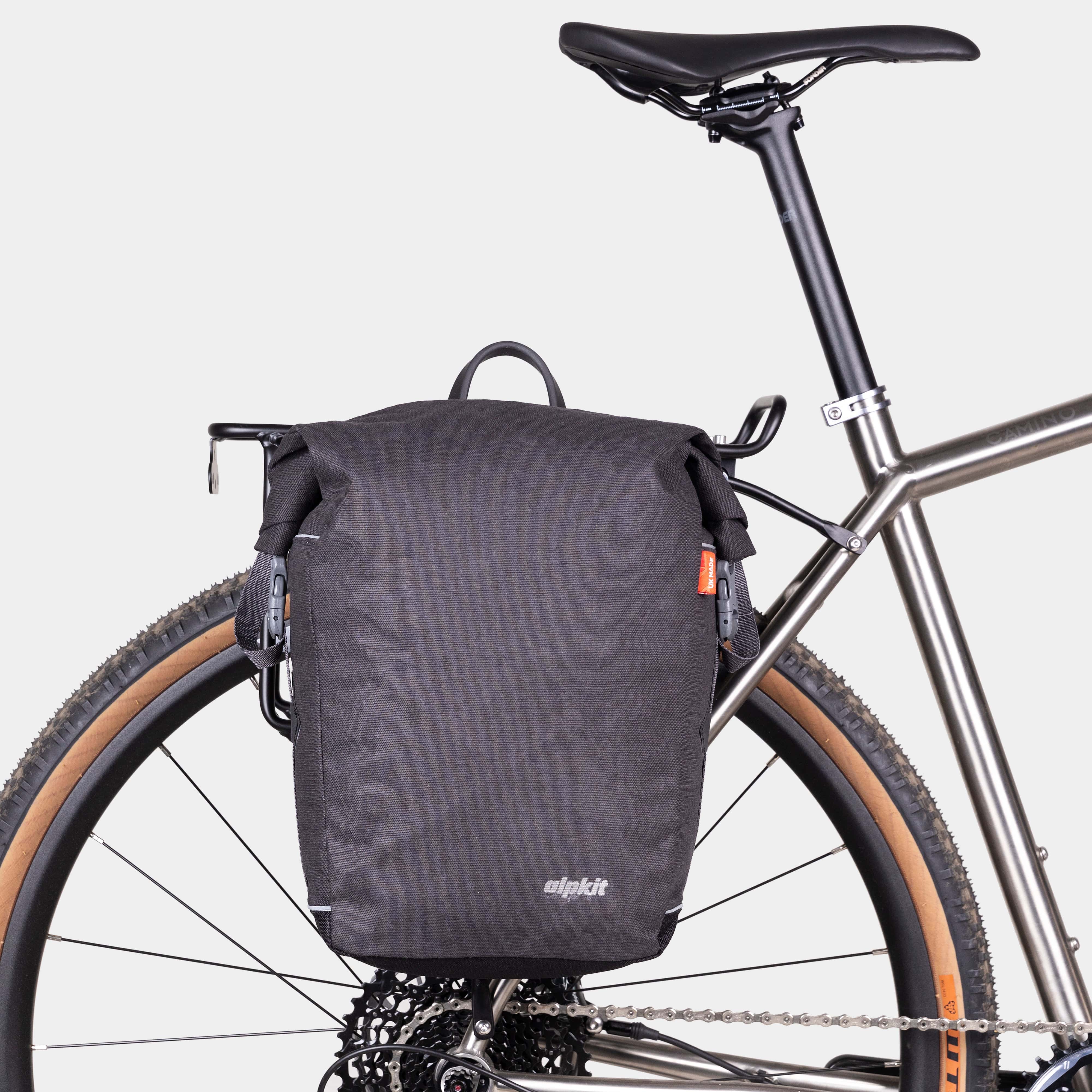 Caledonian 10L Pannier bag