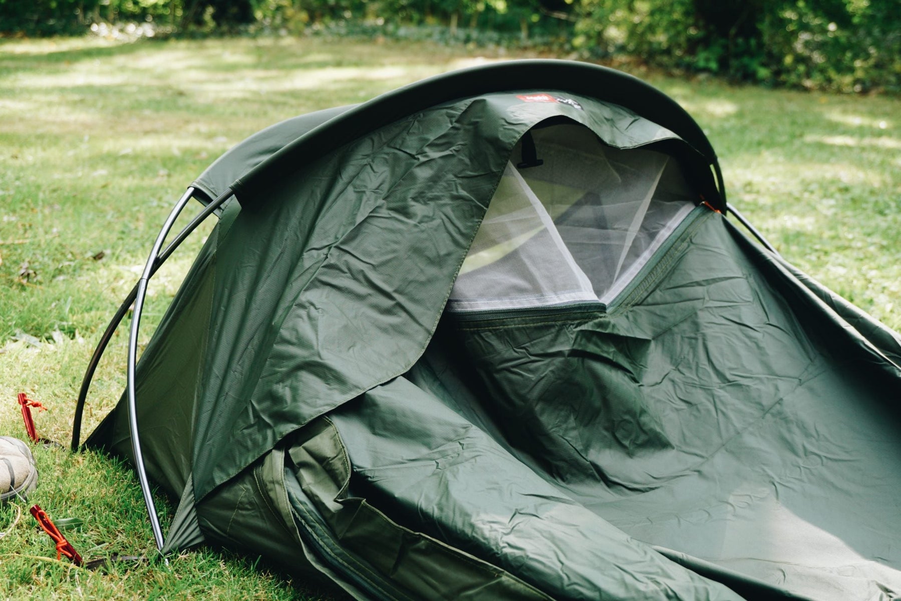 Free standing hooped bivvy bag