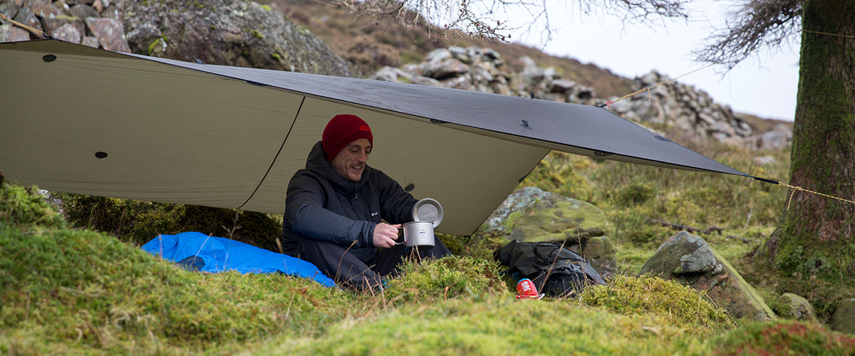 How to set up a tarp: 6 different ways explained