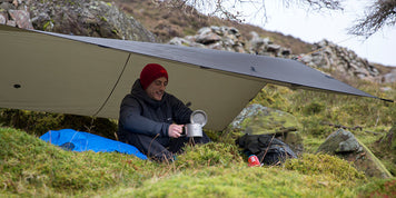 How to set up a tarp: 6 different ways explained