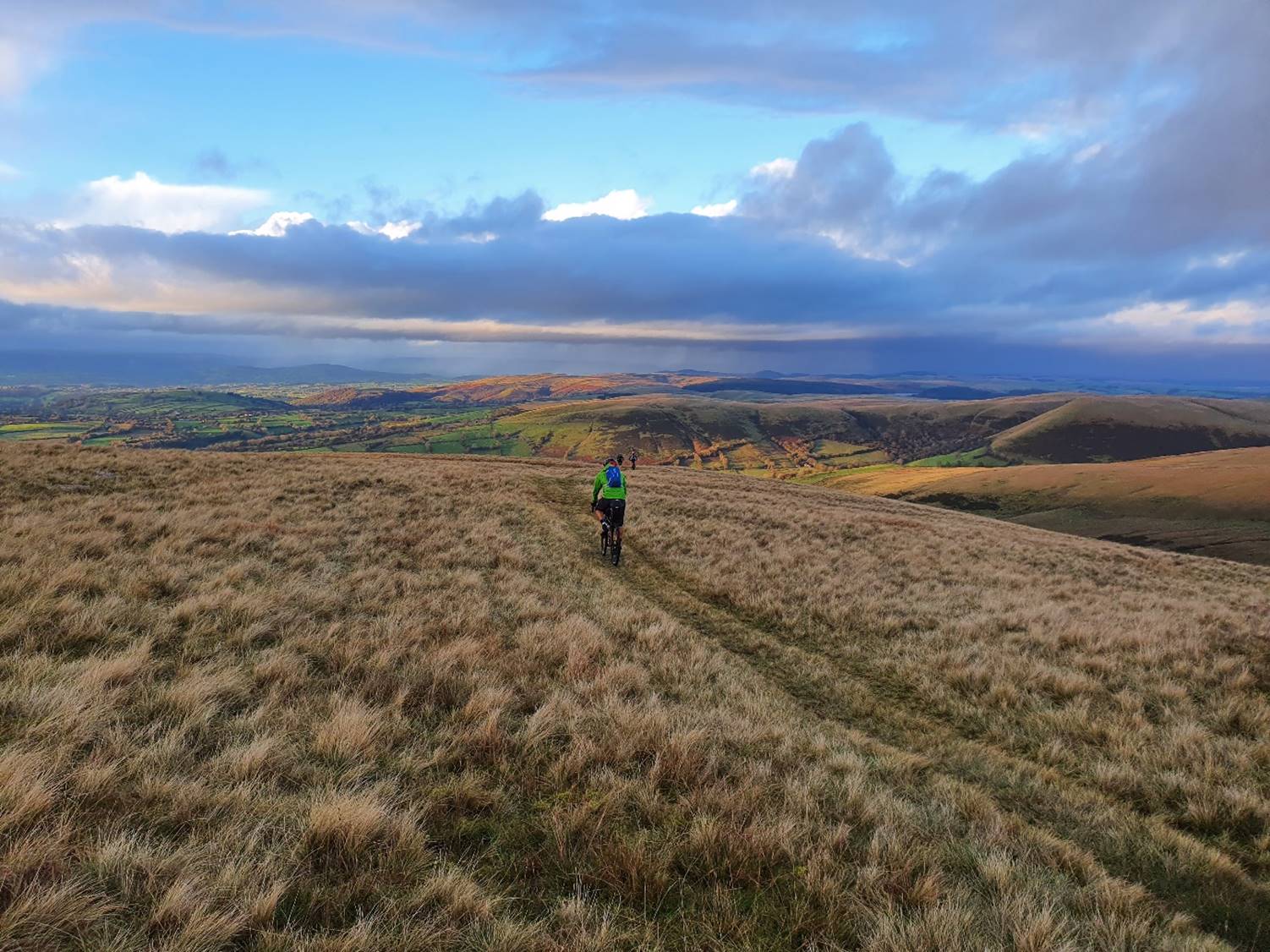 Gravel Riding – An Adventure Across the Brecon Beacons