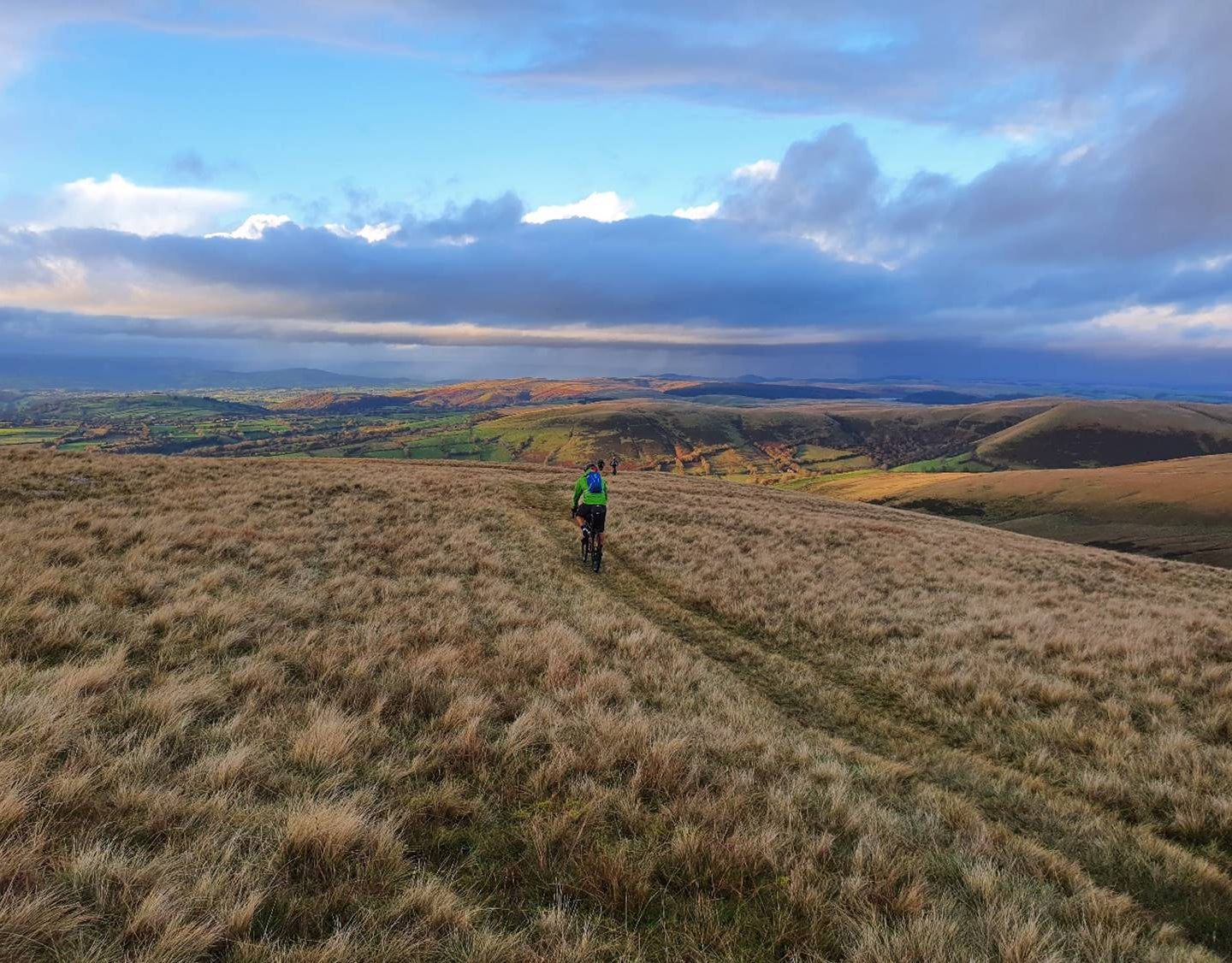 Gravel Riding – An Adventure Across the Brecon Beacons