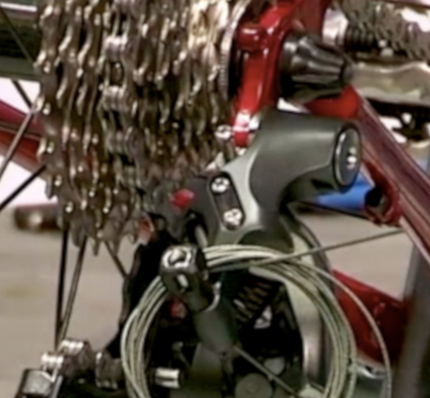 Essential bike maintenance - How to deal with a snapped rear gear cable whilst out riding