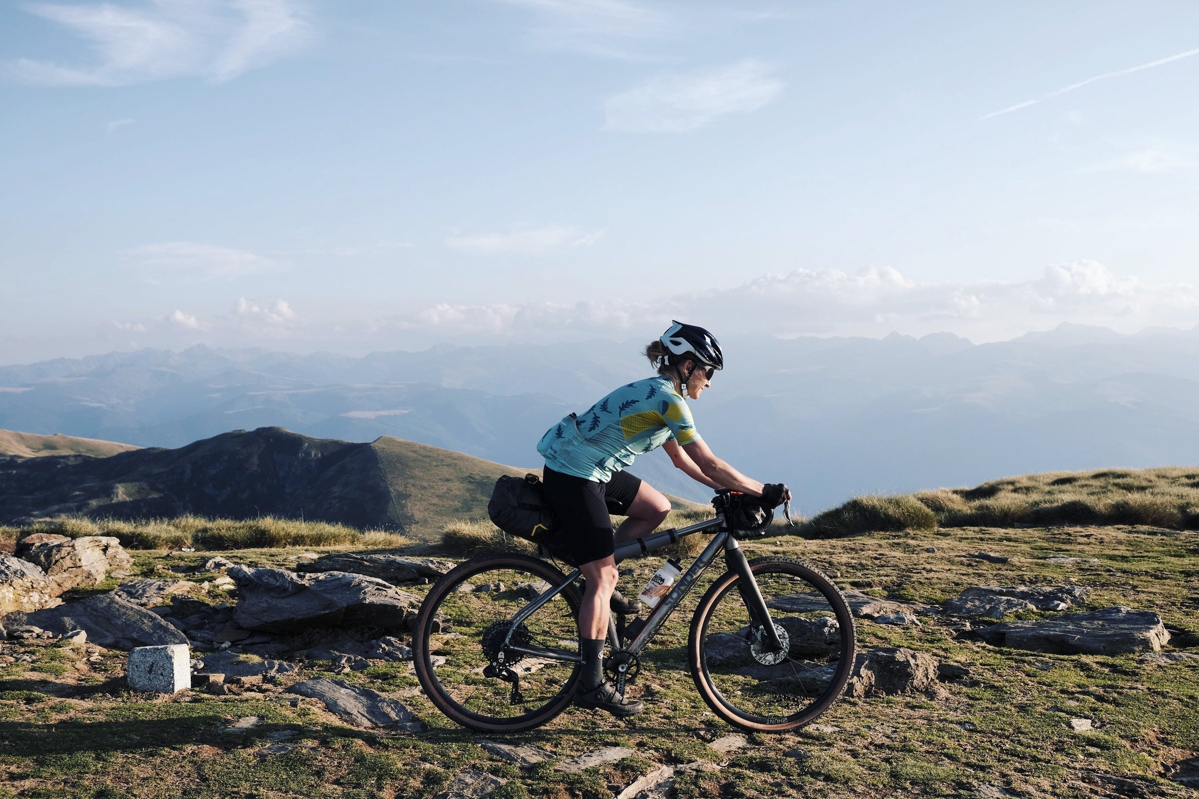Move forward, drink, eat - Adventure cycling in the Pyrenees