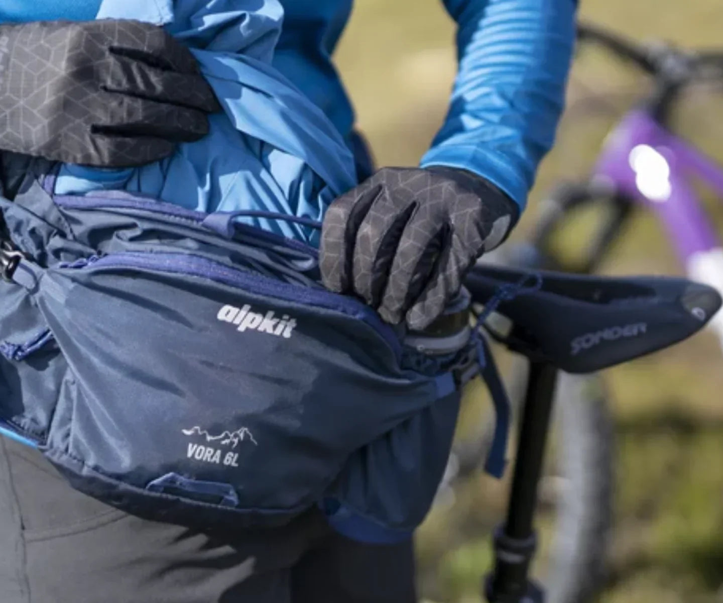 Hip pack vs daypack: what's right for your adventure?