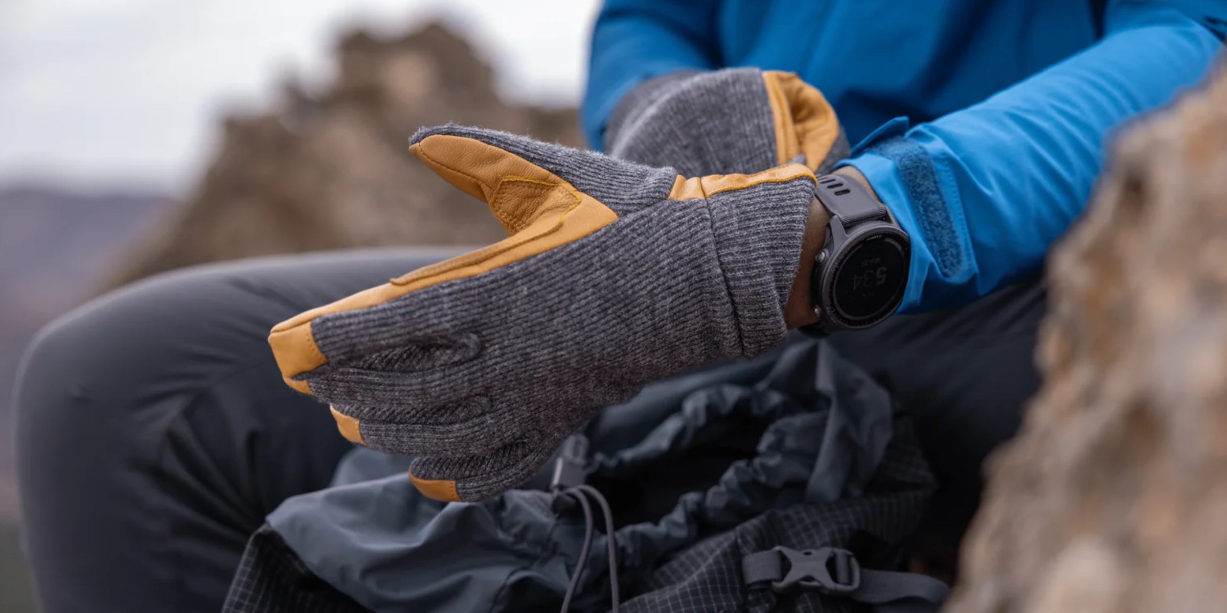 Mica gloves impress with unrestricted movement and comfort