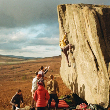 Shauna Coxsey bouldering at MelloBlocco