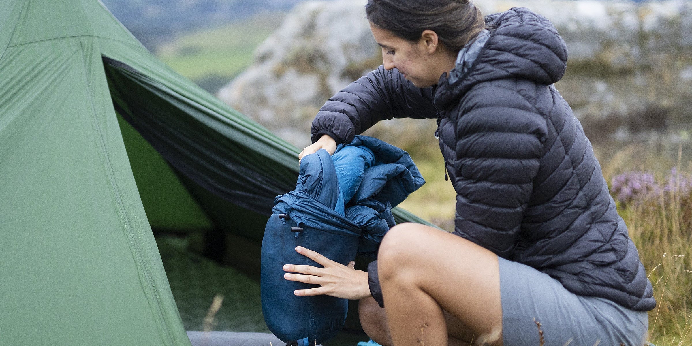 Compressing a lightweight sleeping bag