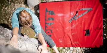 Trousers for climbing and bouldering