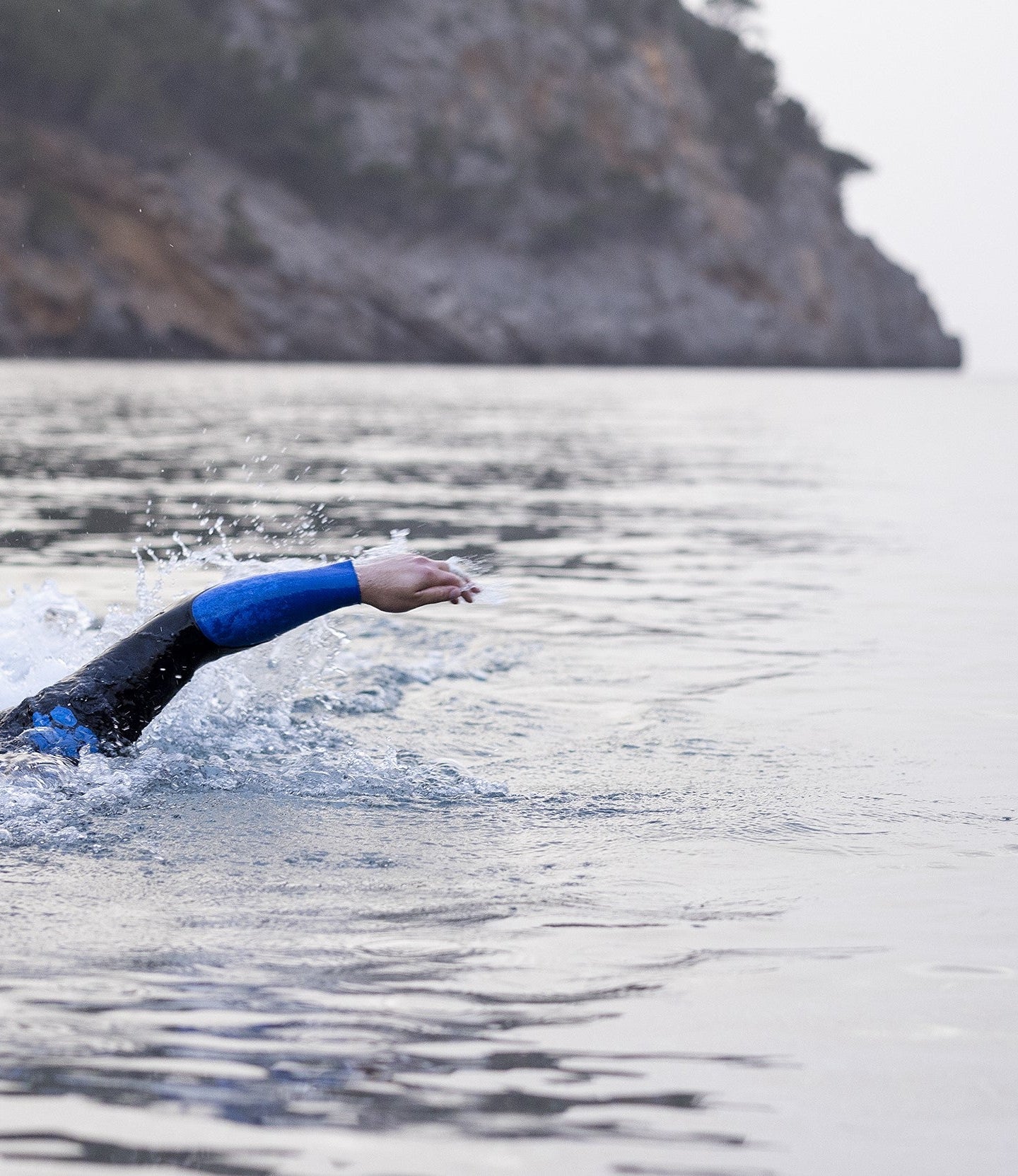 Outdoor swimming wetsuit designed for unrestricted arm movement