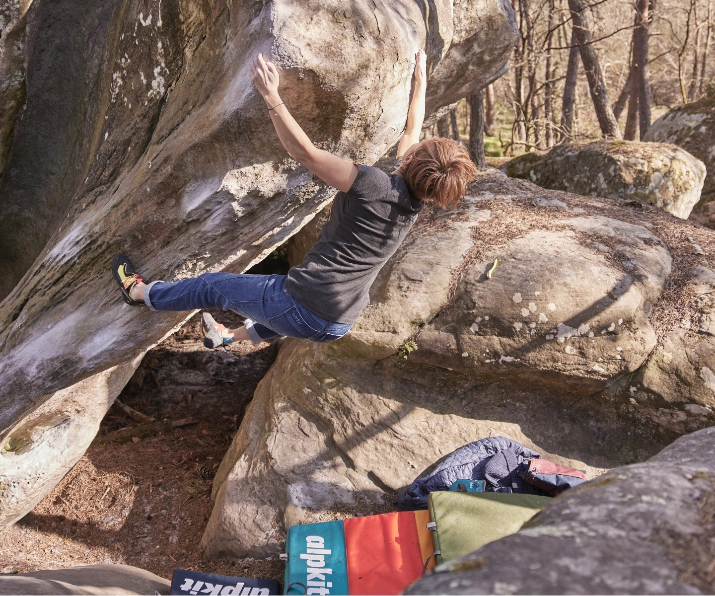 Winter bouldering in Fontainebleau
