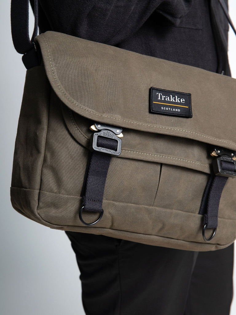 Trakke Bairn Messenger