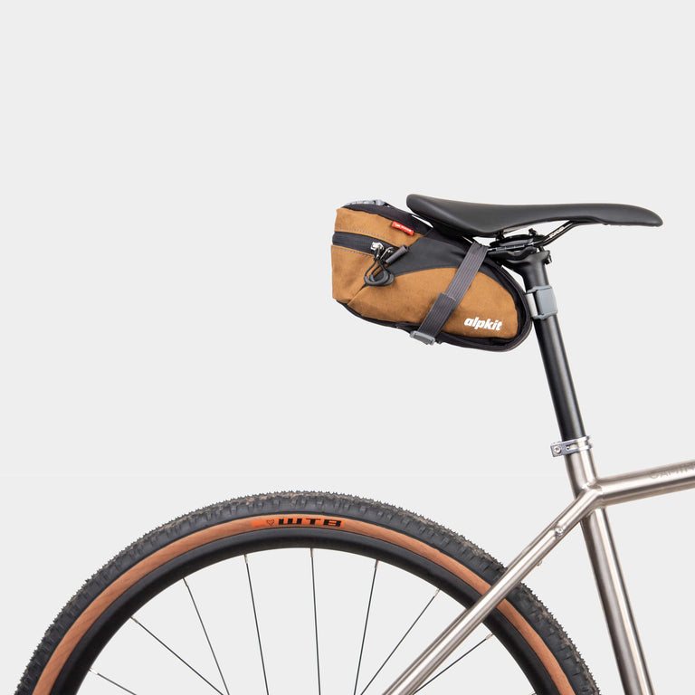 enduro seatpack regular bikepacking bag in mountain brown