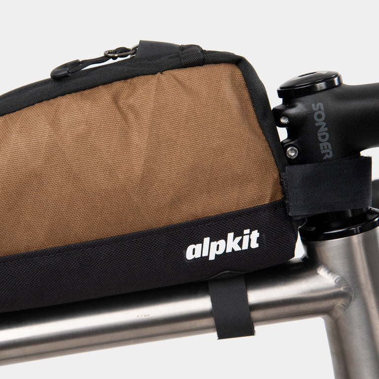 alpkit fuel pod top tube bag cockpit bag straps - closed