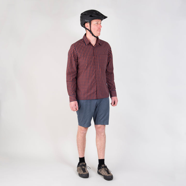 alpkit mens kana shirt for gravel riding in brick red outfit - closed