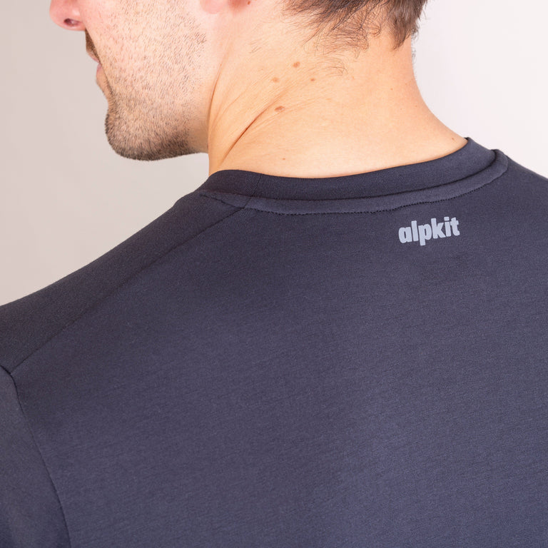 alpkit mens farne tee in tarmac grey rear logo