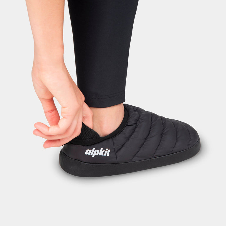 alpkit rifugio insulated primaloft slipper booties in black heel