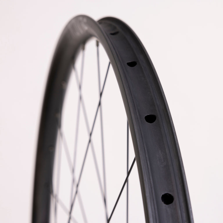 Sonder Black i27 Carbon Trail Wheelset