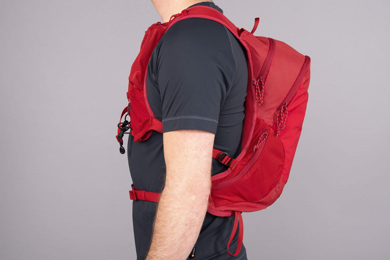 alpkit artlu 10L running pack in chilli side - closed