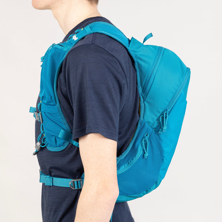 alpkit artlu 10l running backpack in reef blue side