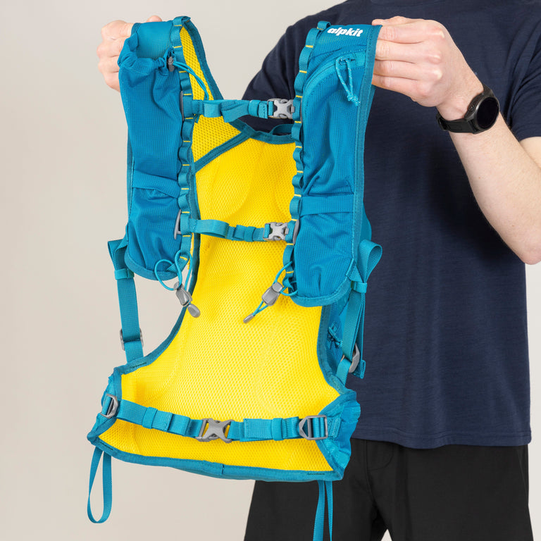 alpkit artlu 10l running backpack in reef blue straps