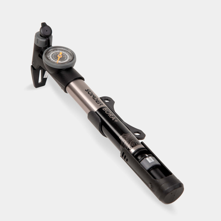 Bora+ bike pump with mount