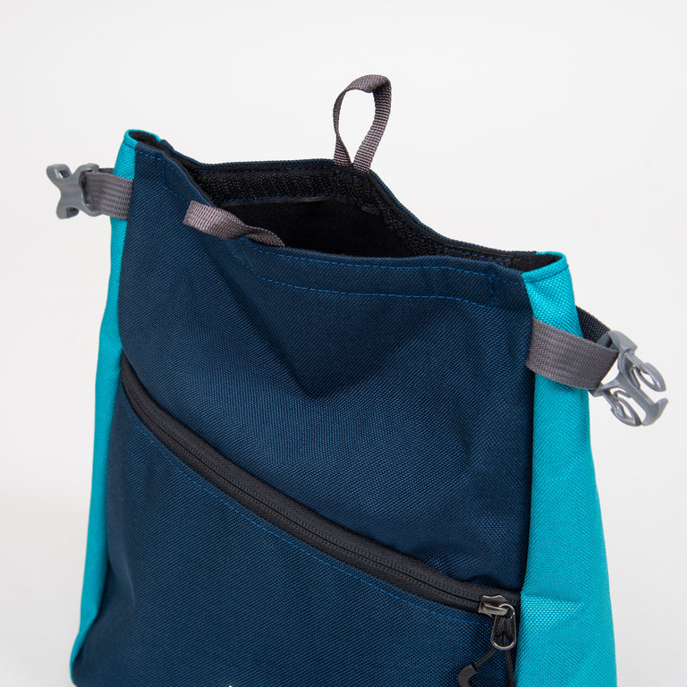 alpkit boulder bucket chalk bag in blue lagoon velcro