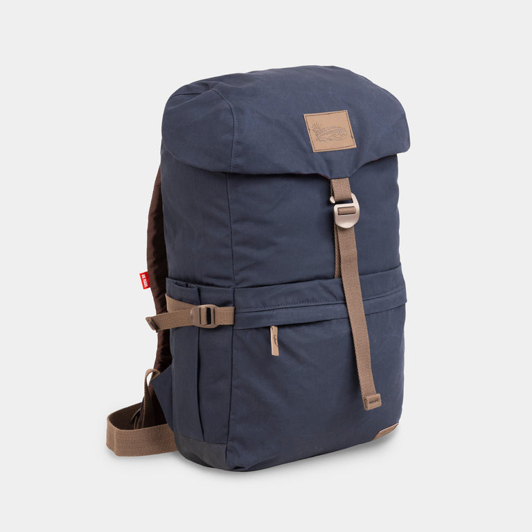 alpkit brevent backpack in navy