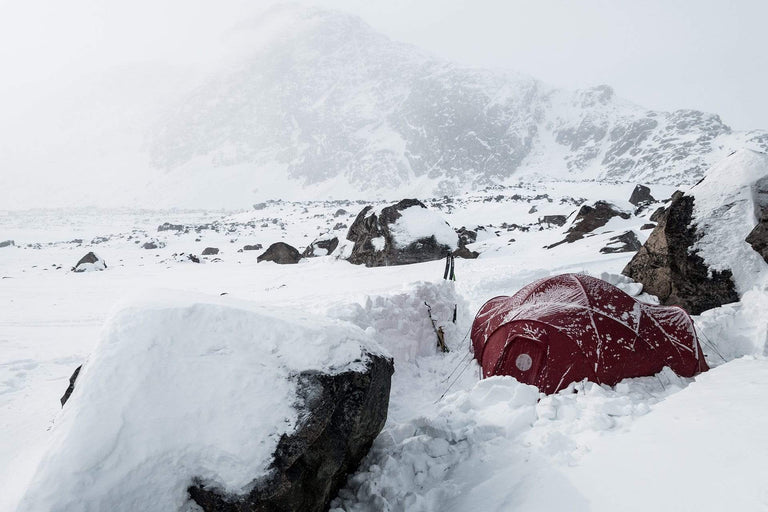 heksa-snow-greenland-andrew-huddart - action