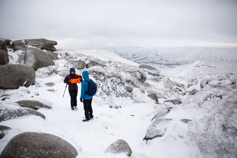 Alpkit kapar 4 mountain shelter - action - closed