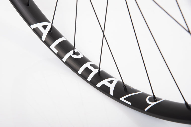 sonder alpha 29 wheels rim logo