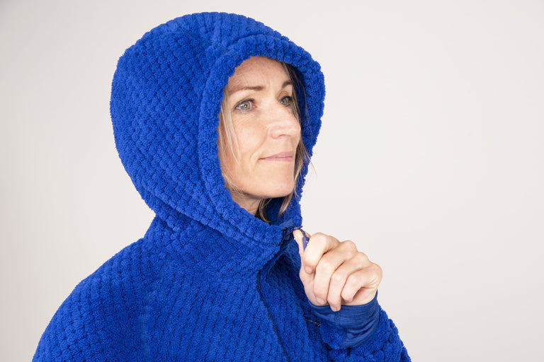 alpkit keeshond womens fleece in blue hood