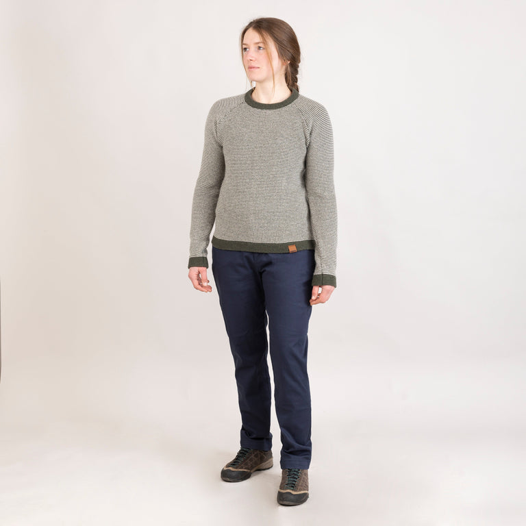 alpkit womens trypan wool jumper in forest green outfit